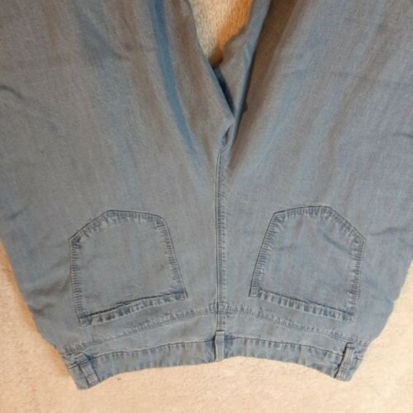 CHICOS Sz 1 8 Crop Women Platinum Collection Chambray Lightweight Wide Leg Pants - Picture 6 of 8